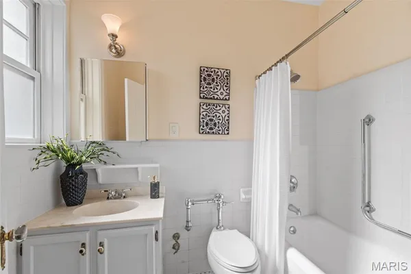 $339,000 | 625 South Skinker Boulevard, Unit 103, St. Louis, MO 63105