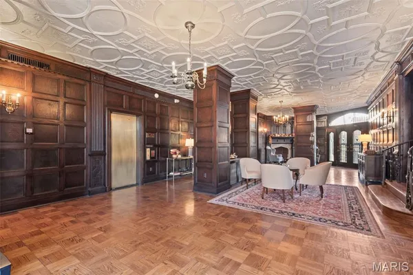 $339,000 | 625 South Skinker Boulevard, Unit 103, St. Louis, MO 63105