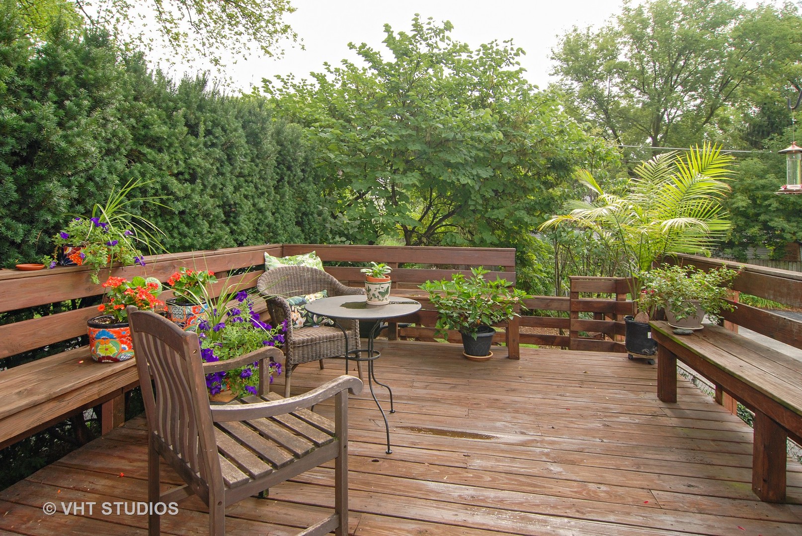 141 Barrypoint Road Riverside, IL 60546 - Photo 13 of 19 an outdoor space with furniture