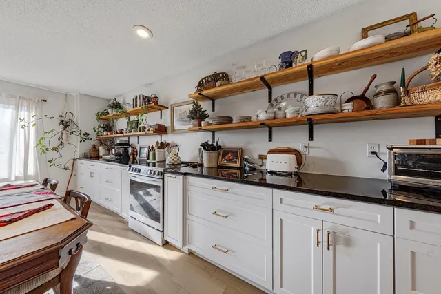 $429,900 | 405 Thomas Drive, Eagle Lake, MN 56024