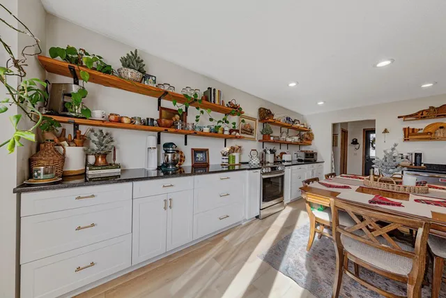 $429,900 | 405 Thomas Drive, Eagle Lake, MN 56024