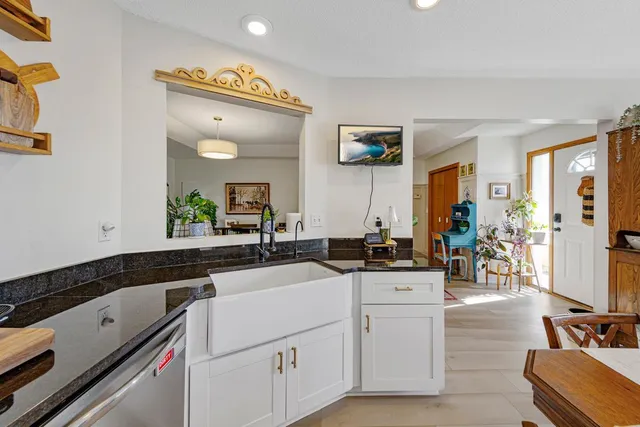 $429,900 | 405 Thomas Drive, Eagle Lake, MN 56024