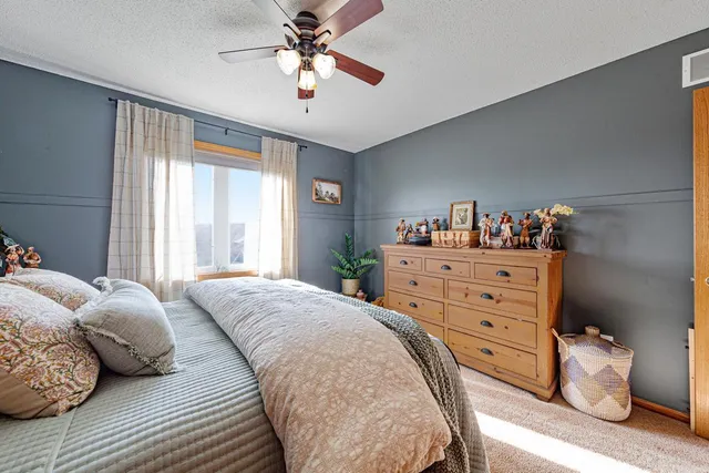 $429,900 | 405 Thomas Drive, Eagle Lake, MN 56024