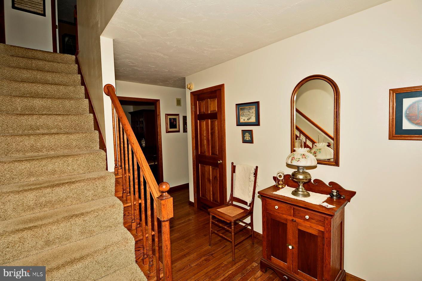 31 Timber Lane Hanover, PA 17331 - Photo 5 of 32 Foyer