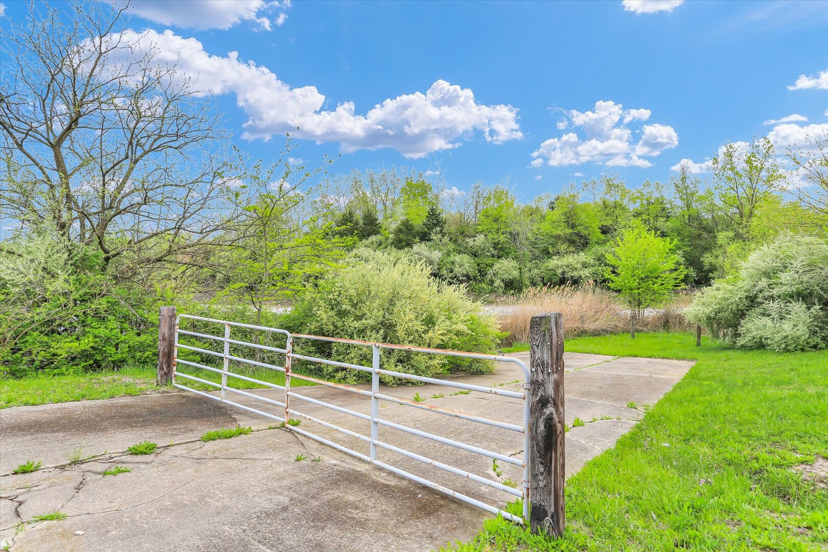 Dor1701 B Henning Road Danville, IL 61834 - Photo 17 of 40 a view of a yard with staircase