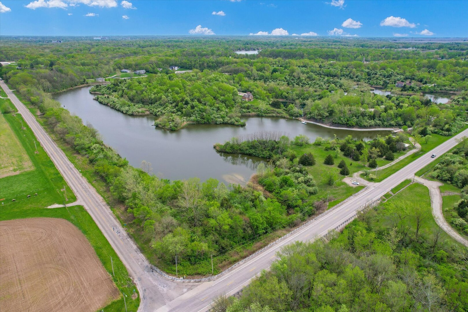 Dor1701 B Henning Road Danville, IL 61834 - Photo 37 of 40 a view of a garden from a balcony