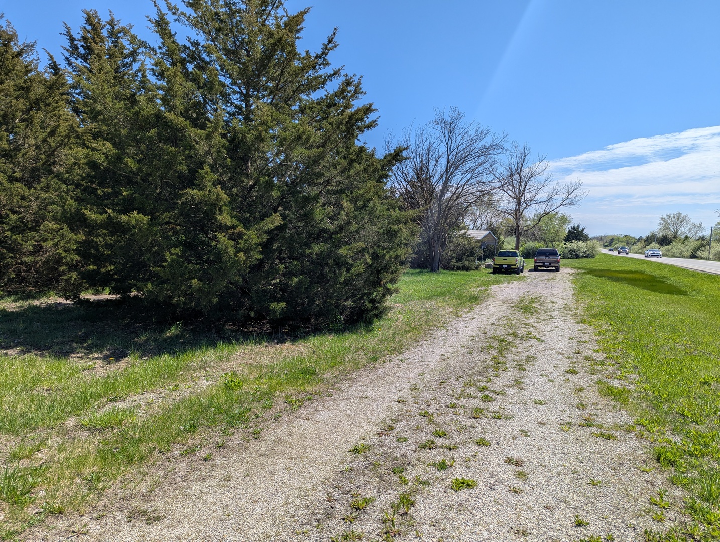 Dor1701 B Henning Road Danville, IL 61834 - Photo 4 of 40 a view of a yard with wooden fence