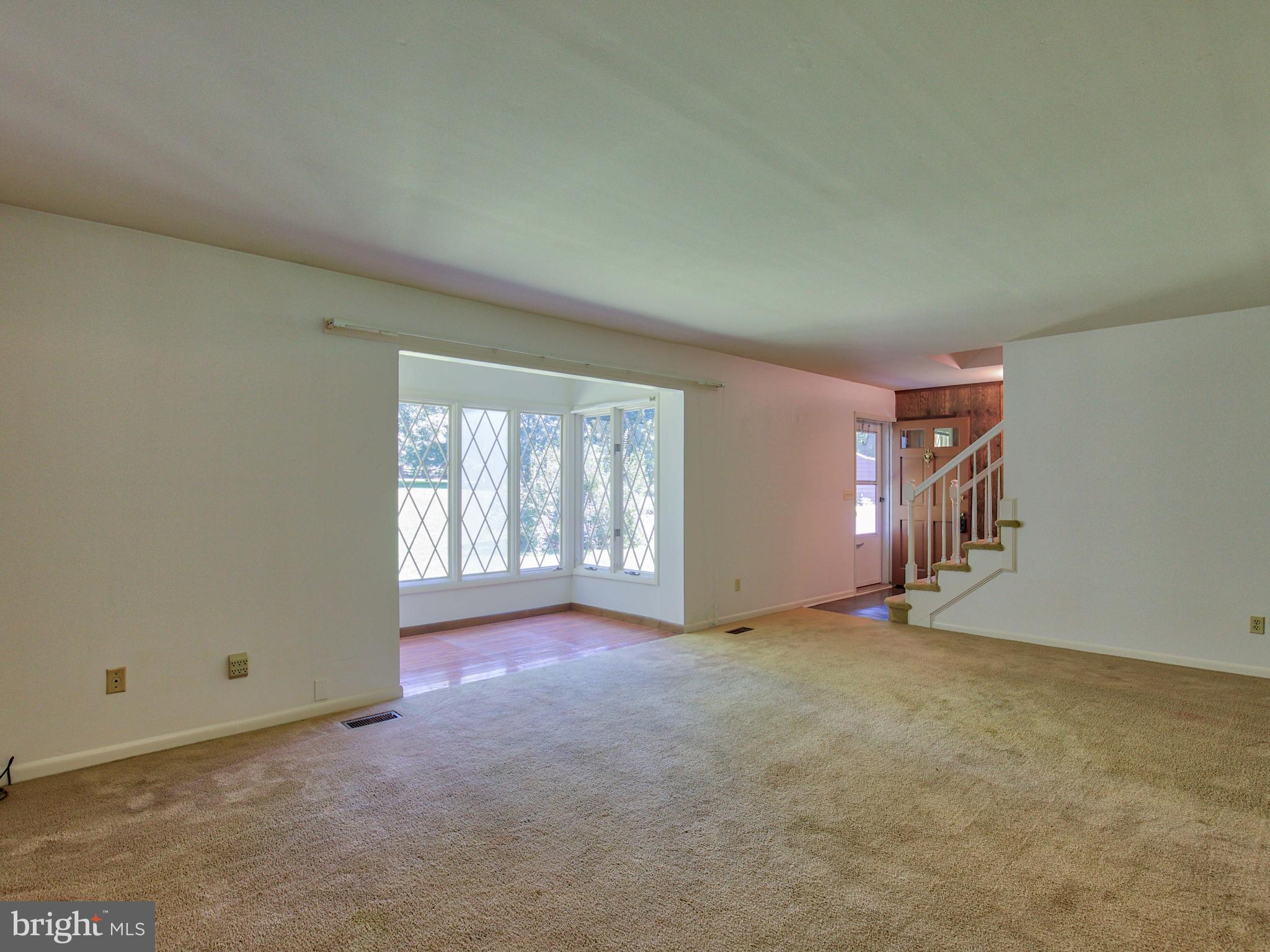 40263 Braddock Road Aldie, VA 20105 - Photo 12 of 24 Living Room