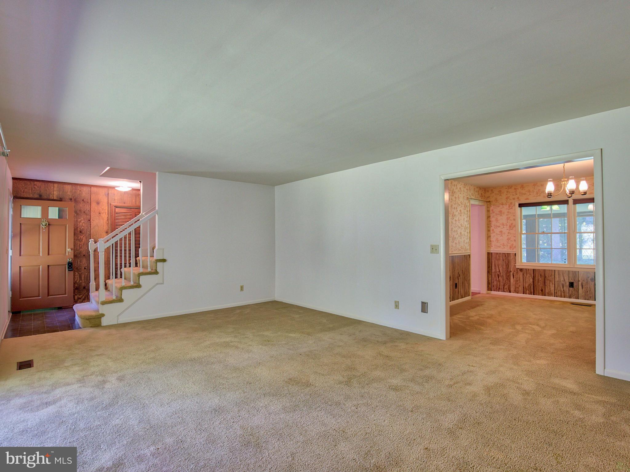 40263 Braddock Road Aldie, VA 20105 - Photo 13 of 24 Living Room