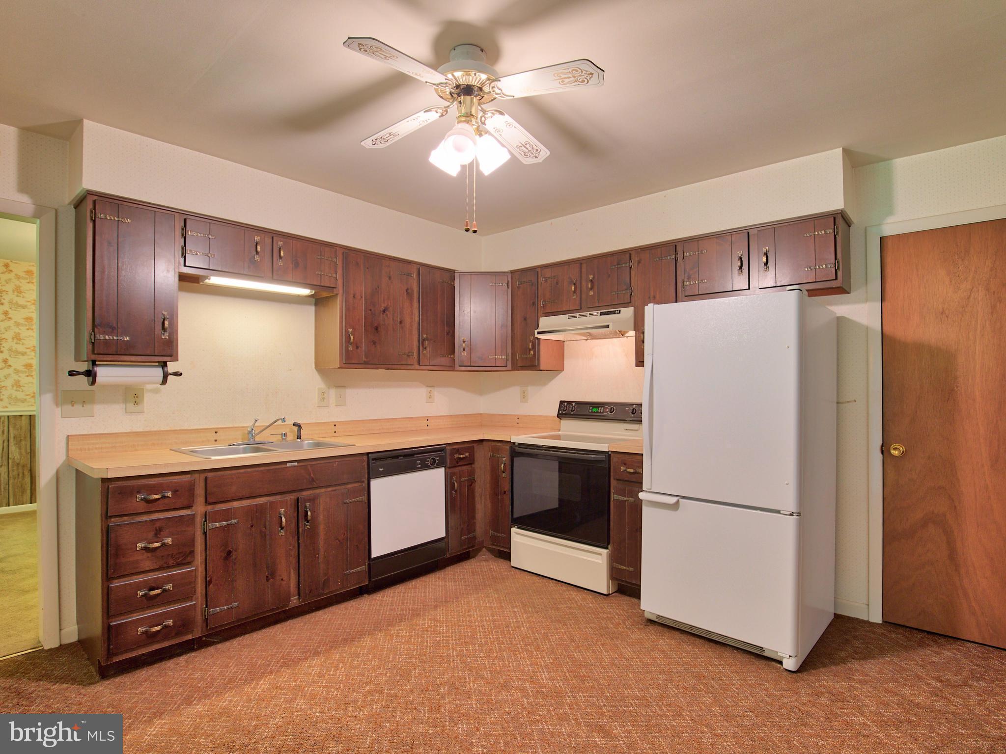 40263 Braddock Road Aldie, VA 20105 - Photo 14 of 24 Kitchen