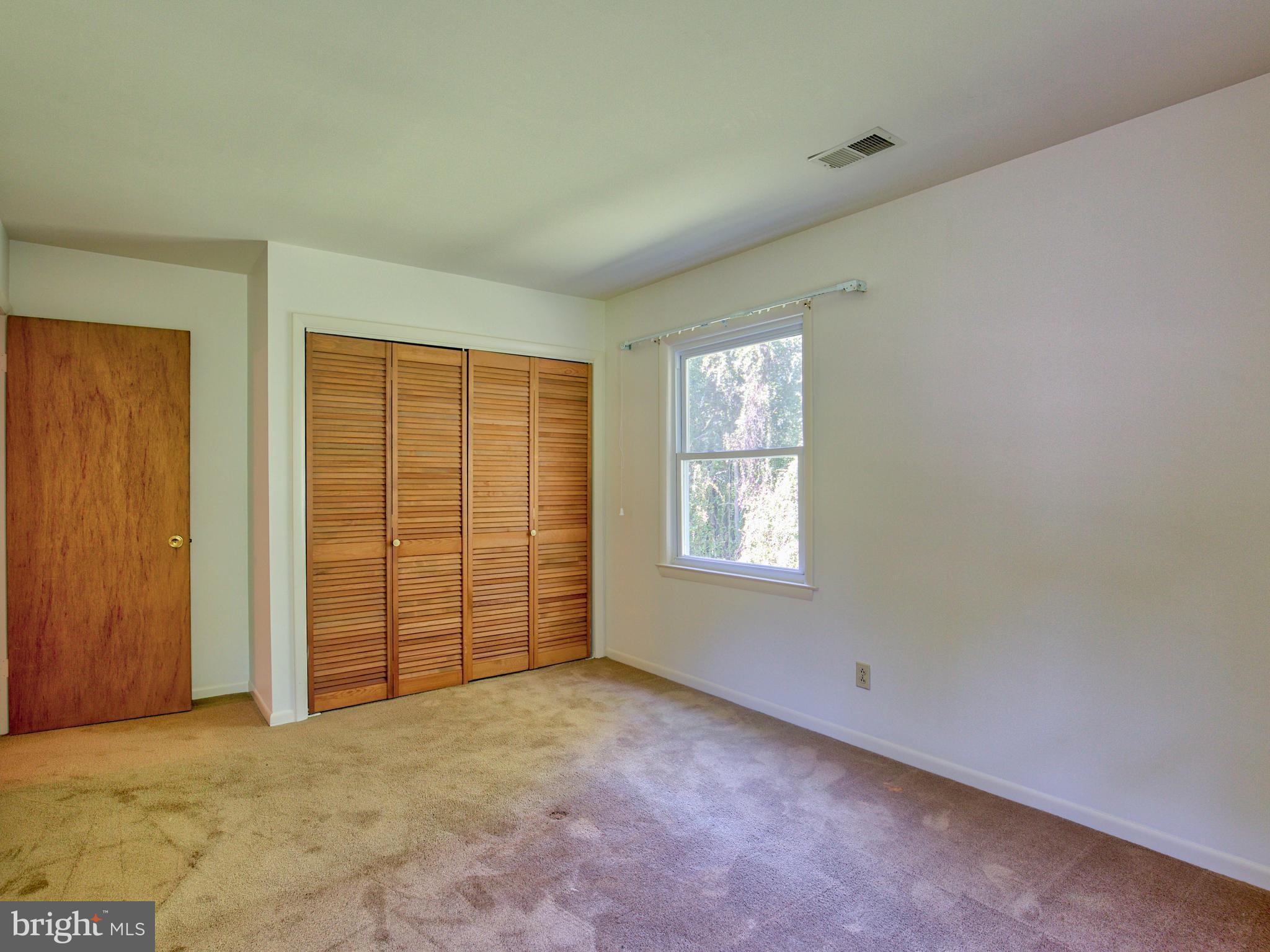 40263 Braddock Road Aldie, VA 20105 - Photo 23 of 24 Bedroom
