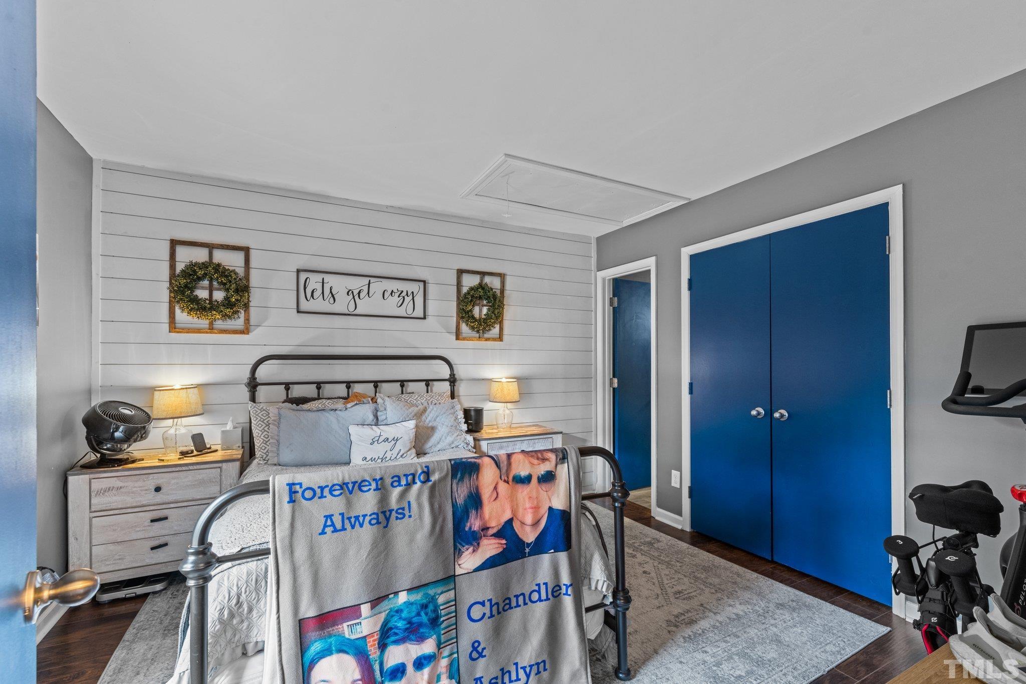 3231 Mill Run, Unit 3231 Raleigh, NC 27612 - Photo 19 of 28 a view of a livingroom with furniture and workspace