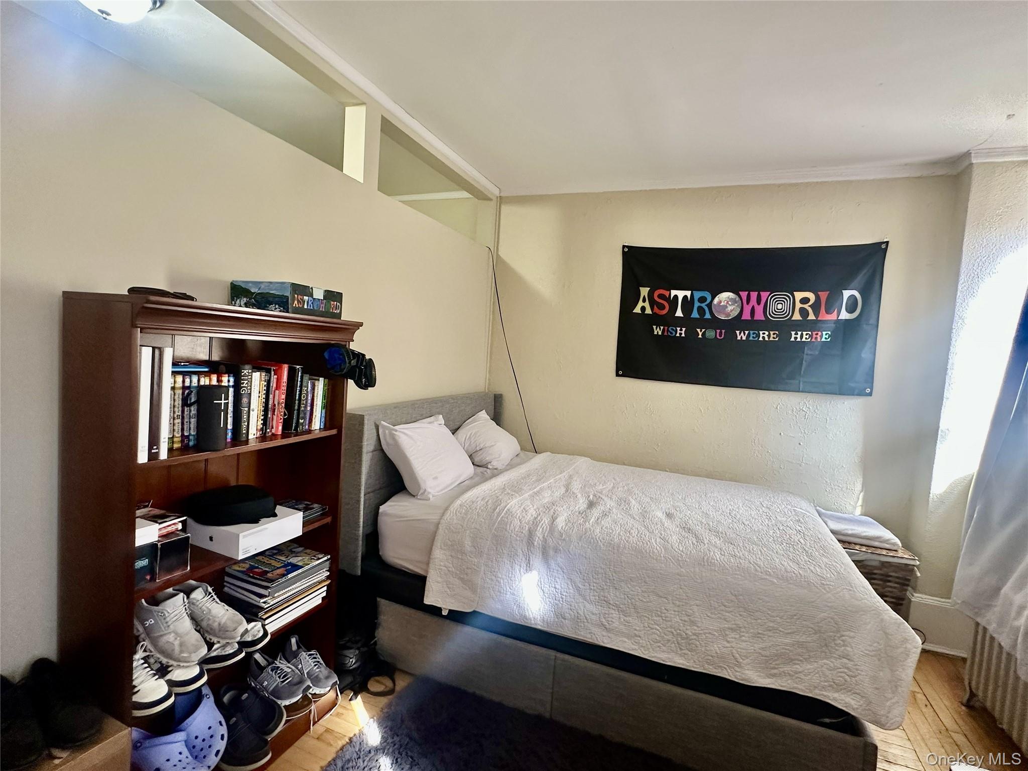 808 Bronx River Road, Unit 4E Bronxville, NY 10708 - Photo 9 of 19 Perfect space for den/office/guest room. Transom allows light and air into first room.