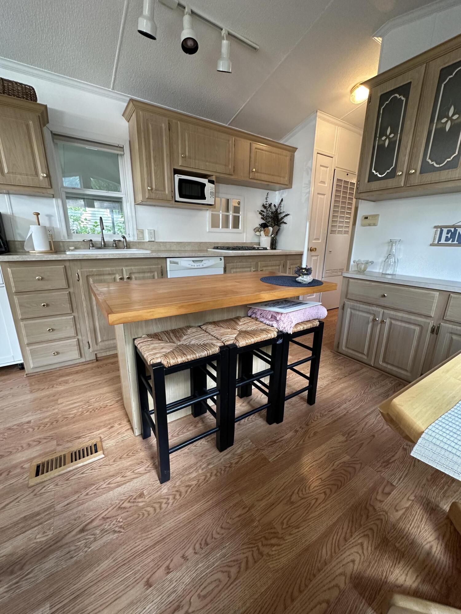 150 Chapel Road, Unit 27 Wells, ME 04090 - Photo 16 of 44 IMG_6733