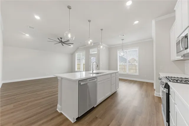 $416,900 | 2910 Captain Court, Bryan, TX 77808