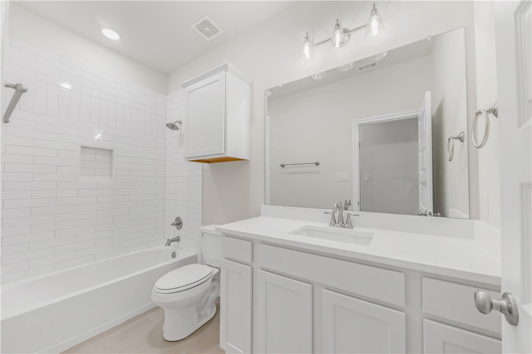 2910 Captain Court Bryan, TX 77808 - Photo 26 of 31 Guest bathroom