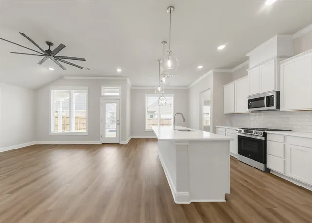 $416,900 | 2910 Captain Court, Bryan, TX 77808