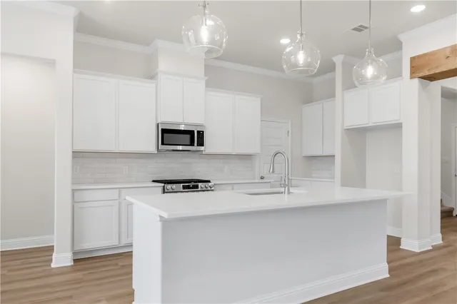 $416,900 | 2910 Captain Court, Bryan, TX 77808