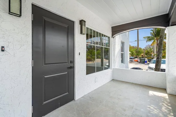 $2,200 | 401 Northeast 2nd Avenue, Unit 6, Delray Beach, FL 33444