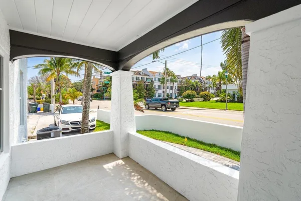 $2,200 | 401 Northeast 2nd Avenue, Unit 6, Delray Beach, FL 33444