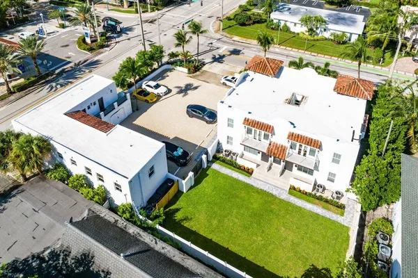 $2,200 | 401 Northeast 2nd Avenue, Unit 6, Delray Beach, FL 33444