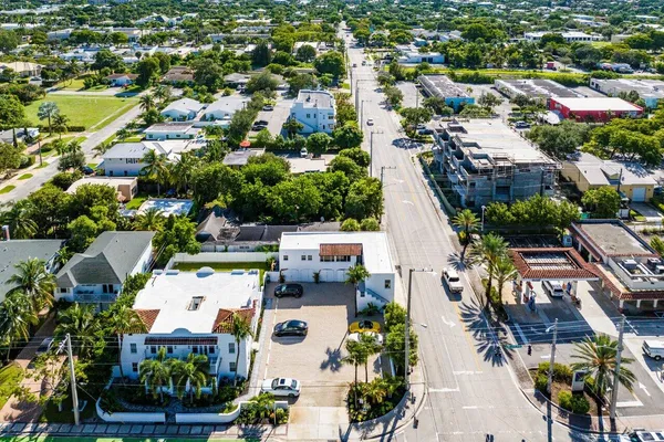 $2,200 | 401 Northeast 2nd Avenue, Unit 6, Delray Beach, FL 33444