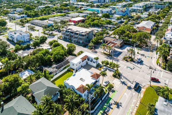 $2,200 | 401 Northeast 2nd Avenue, Unit 6, Delray Beach, FL 33444