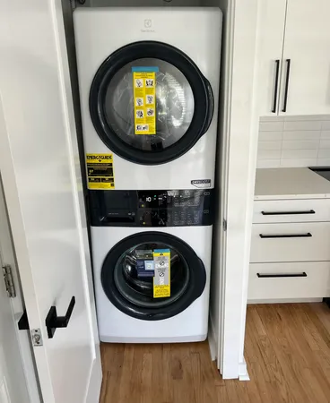 $2,200 | 401 Northeast 2nd Avenue, Unit 6, Delray Beach, FL 33444