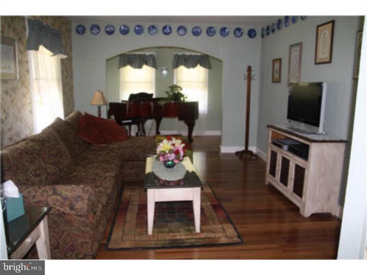 109 Kansas Road Pennsville, NJ 08070 - Photo 11 of 21 Gallery Image 11