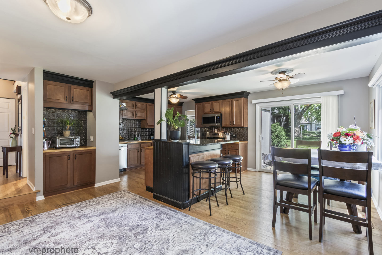 2634 Smith Street Rolling Meadows, IL 60008 - Photo 4 of 34