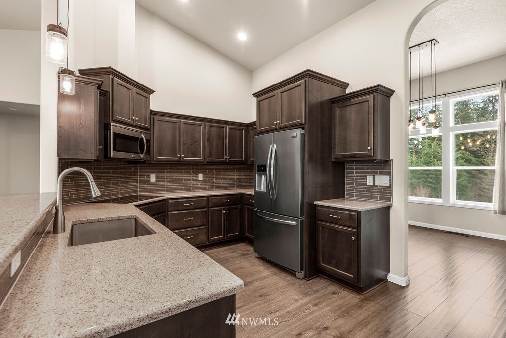 900 Eufaula Heights Road Longview, WA 98632 - Photo 6 of 29 Gallery Image 6
