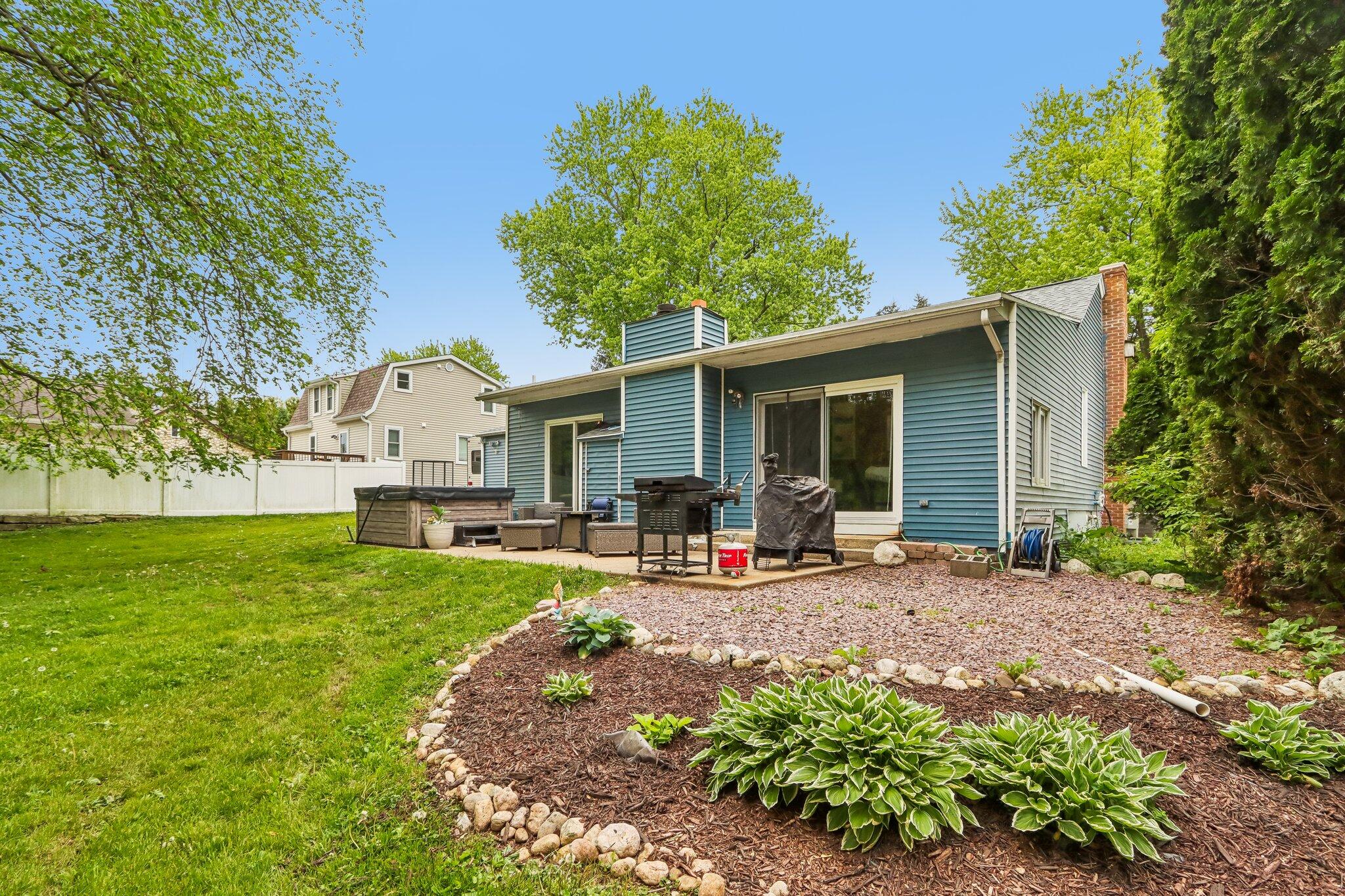 3460 High Road Hartford, WI 53027 - Photo 29 of 35 Patio Area