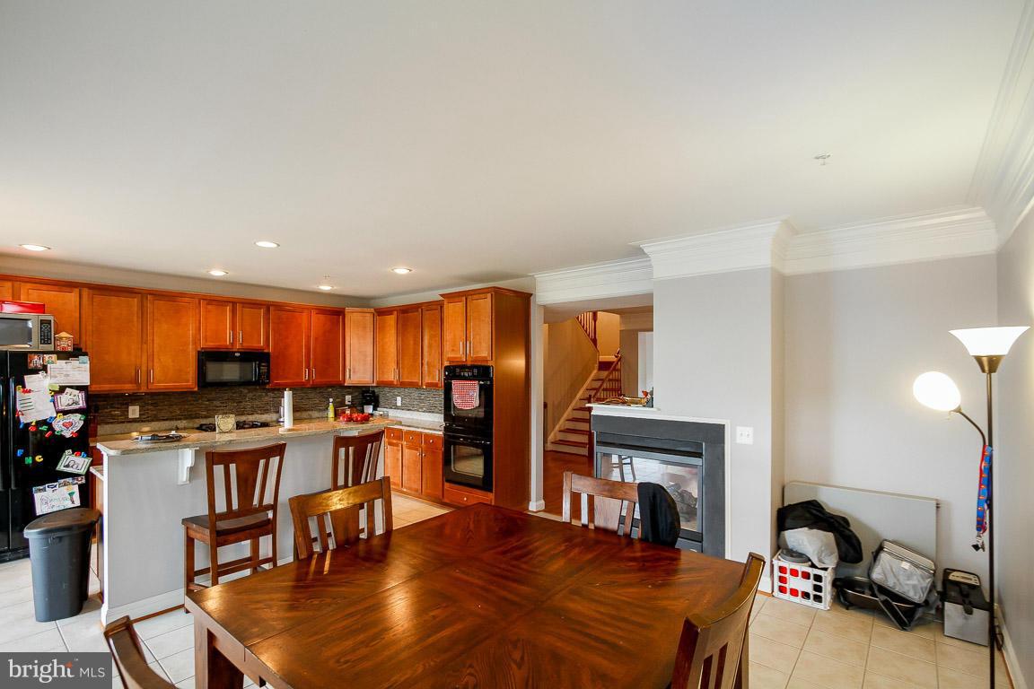 14837 Cloverdale Road, Unit 93 Woodbridge, VA 22193 - Photo 2 of 28 Interior (General)