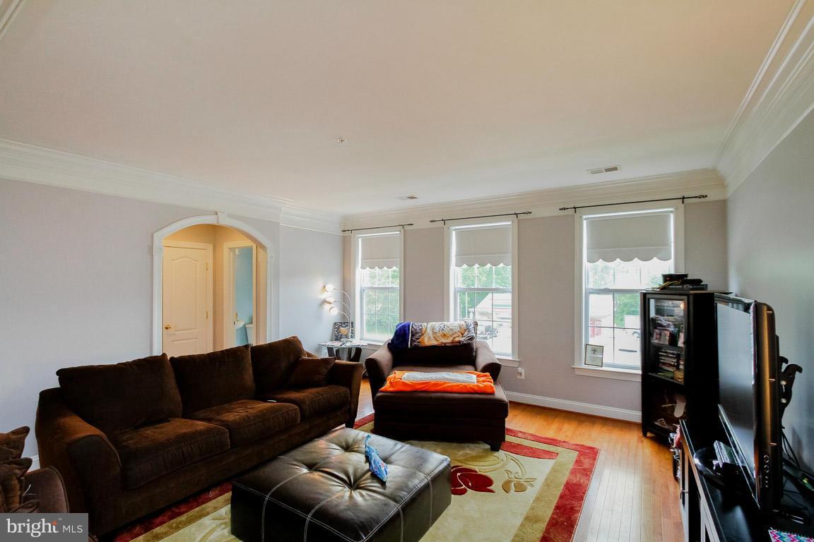 14837 Cloverdale Road, Unit 93 Woodbridge, VA 22193 - Photo 24 of 28 Family Room