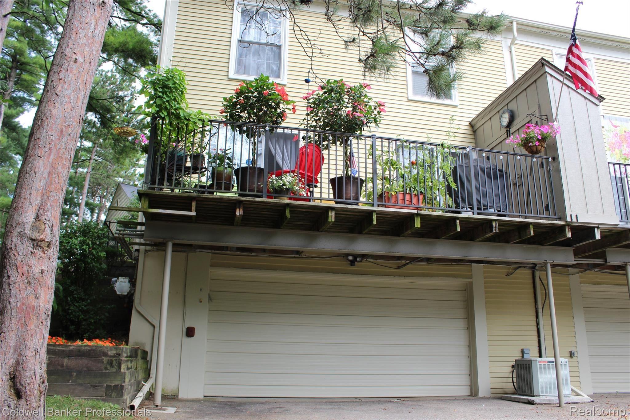 1399 Paddle Wheel Lane Rochester, MI 48306 - Photo 5 of 60 4.JPG