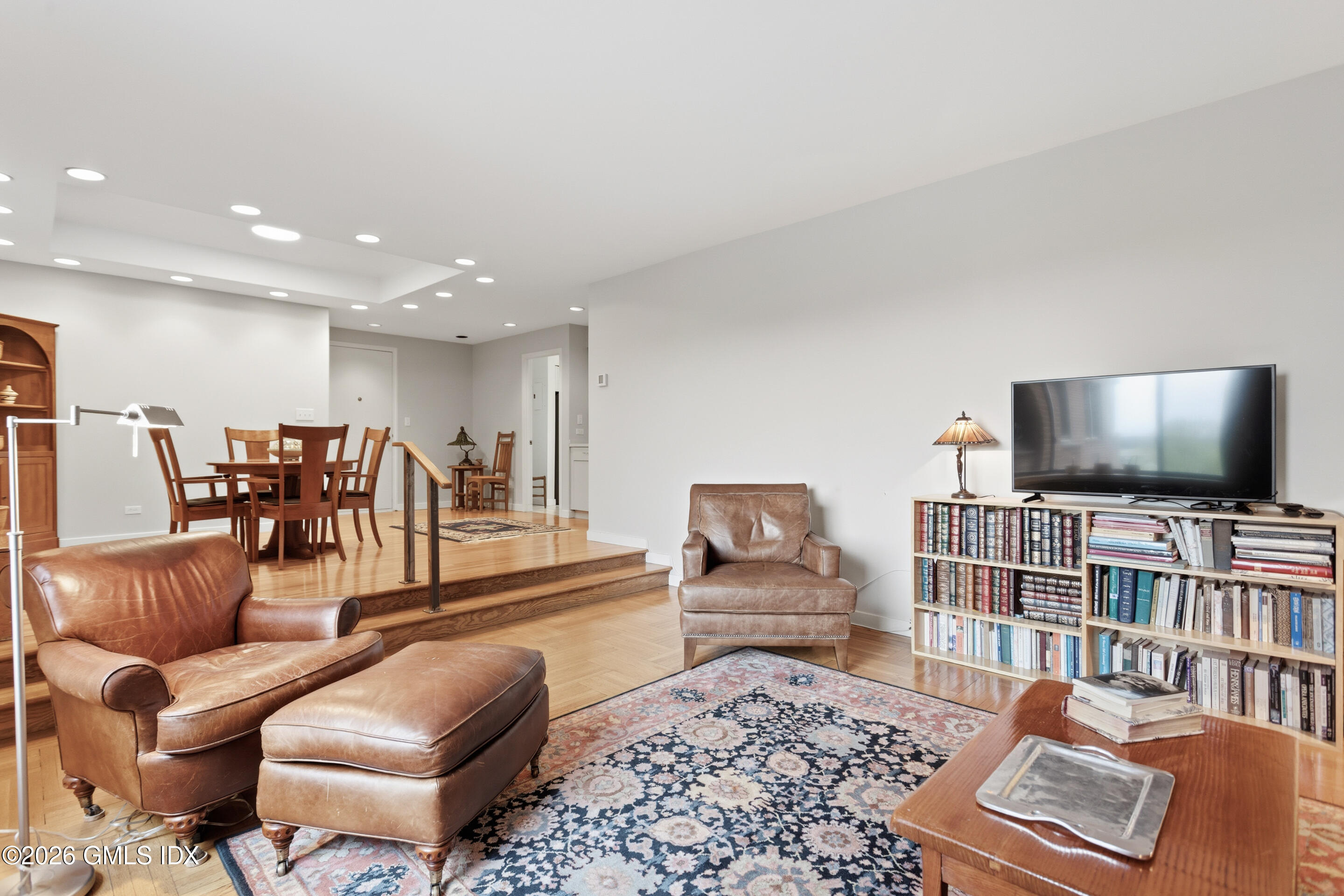 40 West Elm Street, Unit 2M Greenwich, CT 06830 - Photo 12 of 25 Living / Dining 2