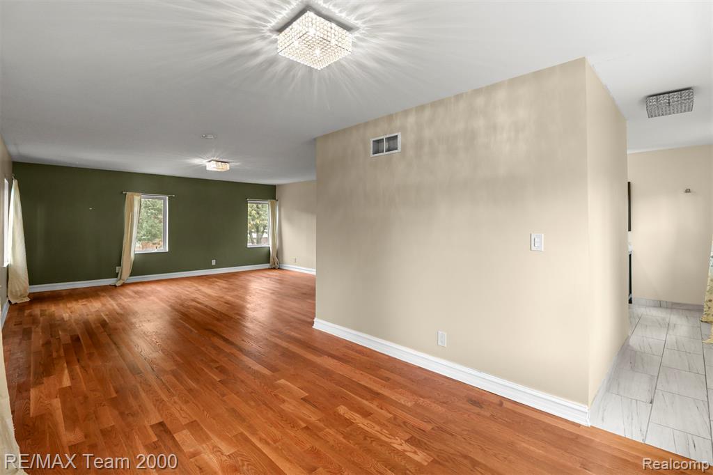 1895 Big Trail Road Walled Lake, MI 48390 - Photo 25 of 40 Gallery Image 25