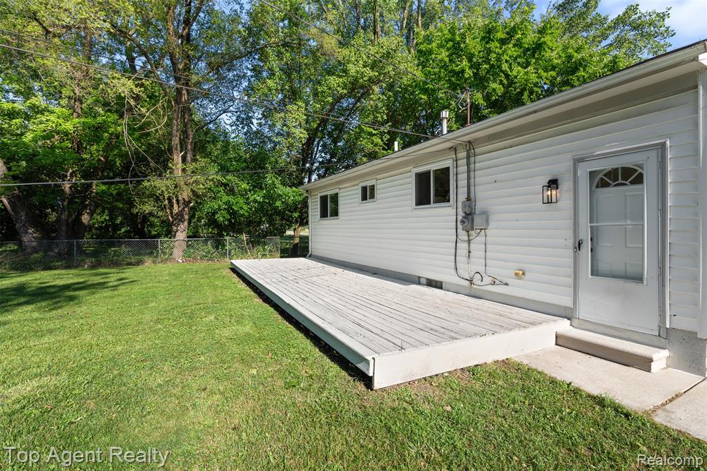 13738 Toepfer Road Warren, MI 48089 - Photo 25 of 47
