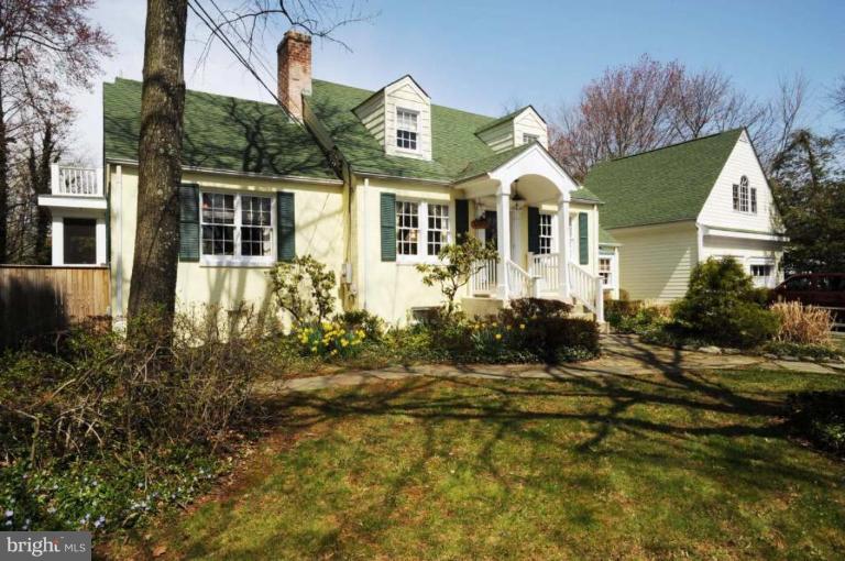 9219 Bells Mill Road Potomac, MD 20854 - Photo 1 of 21 Exterior (Main)