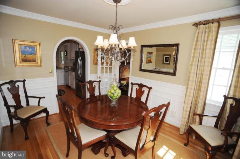 9219 Bells Mill Road Potomac, MD 20854 - Photo 6 of 21 Dining Room #2