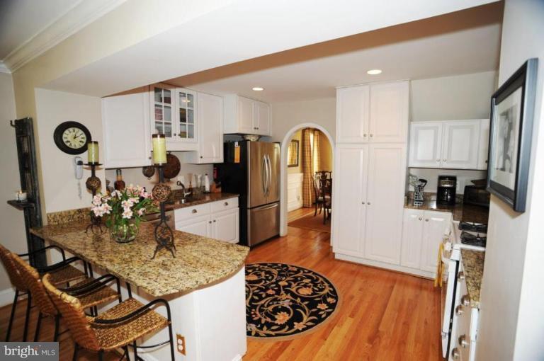9219 Bells Mill Road Potomac, MD 20854 - Photo 8 of 21 Kitchen