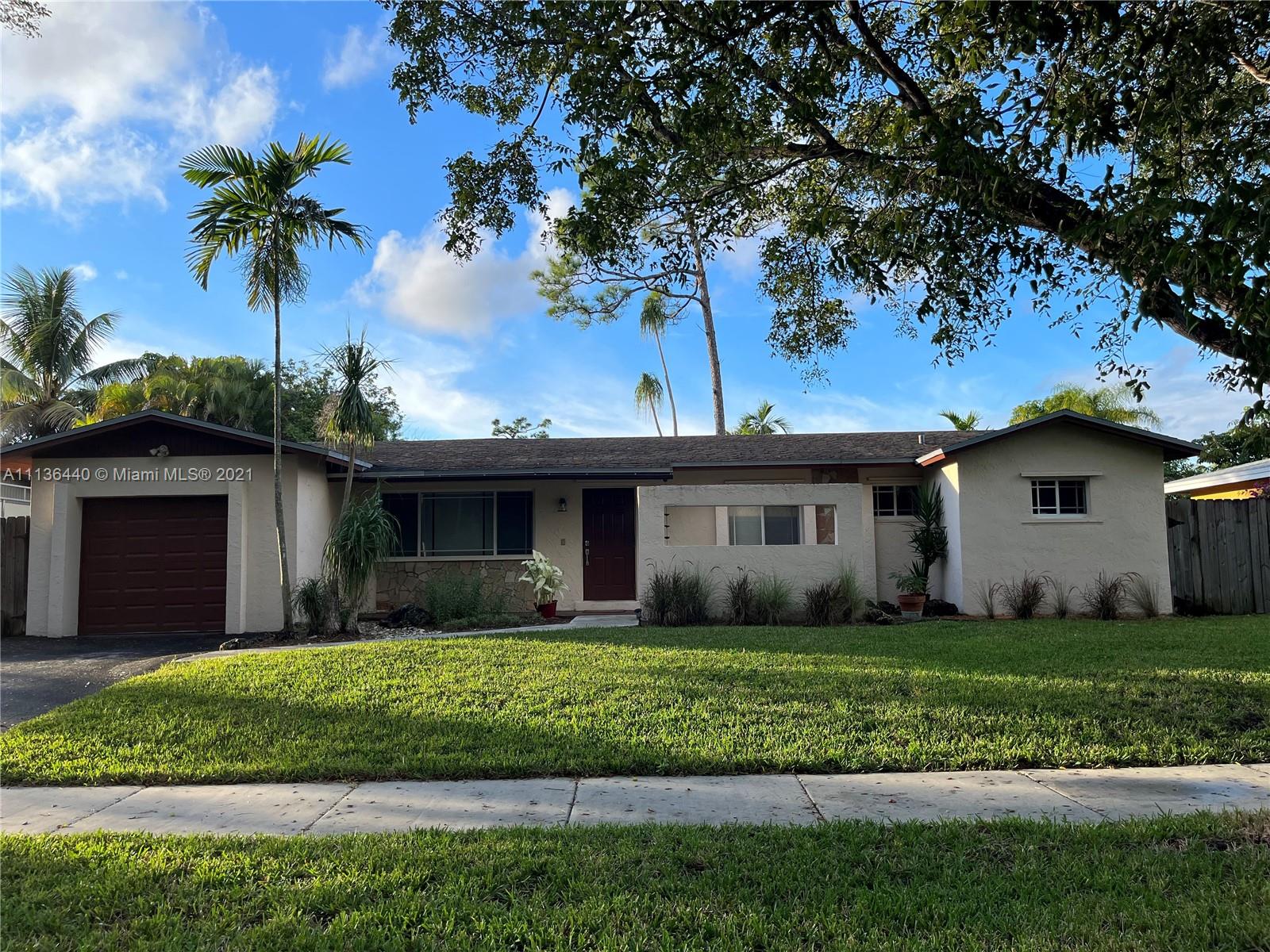 11620 Southwest 112th Avenue Road Miami, FL 33176 - Photo 1 of 1 Gallery Image 1