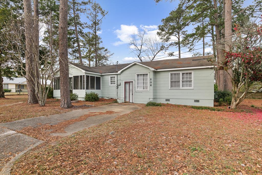 206 Helen Street Dothan, AL 36301 - Photo 2 of 33