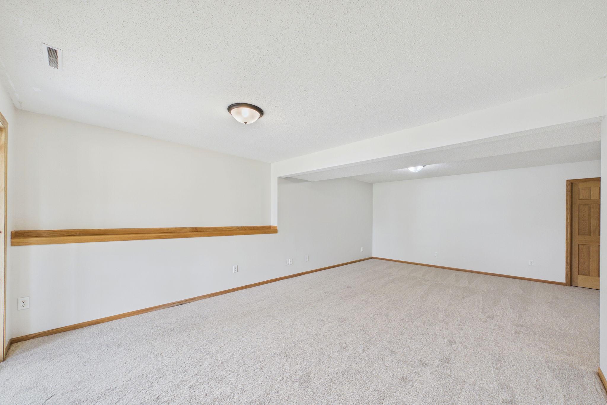 5232 Kingsbury Place Northwest Rochester, MN 55901 - Photo 11 of 29