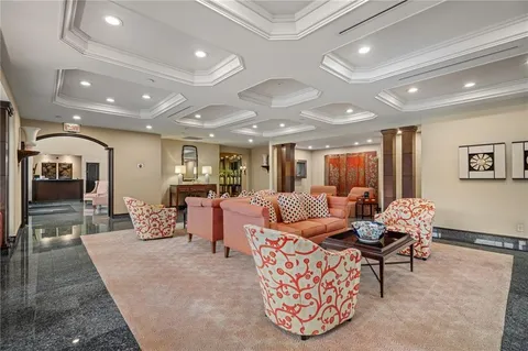 $695,000 | 400 West 49th Terrace, Unit 2032, Kansas City, MO 64112