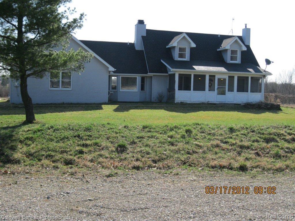 5290 Washburn Road Goodrich, MI 48438 - Photo 6 of 20 Front of Home.JPG