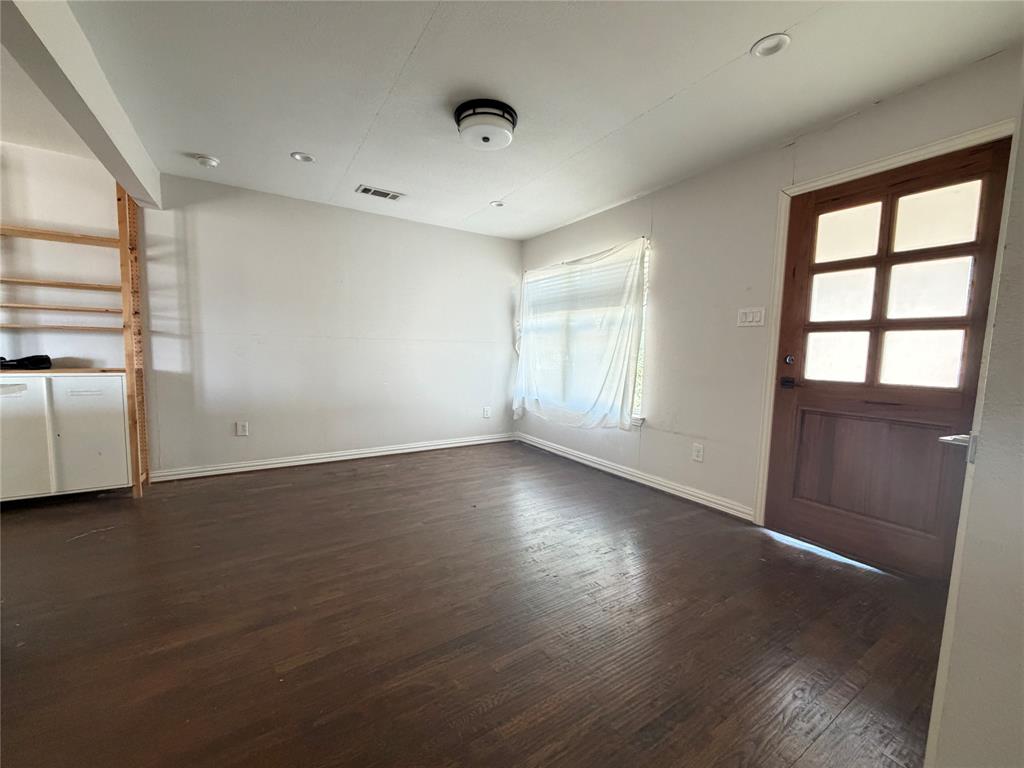 1646 BriarCliff Road Dallas, TX 75235 - Photo 5 of 34 Gallery Image 5