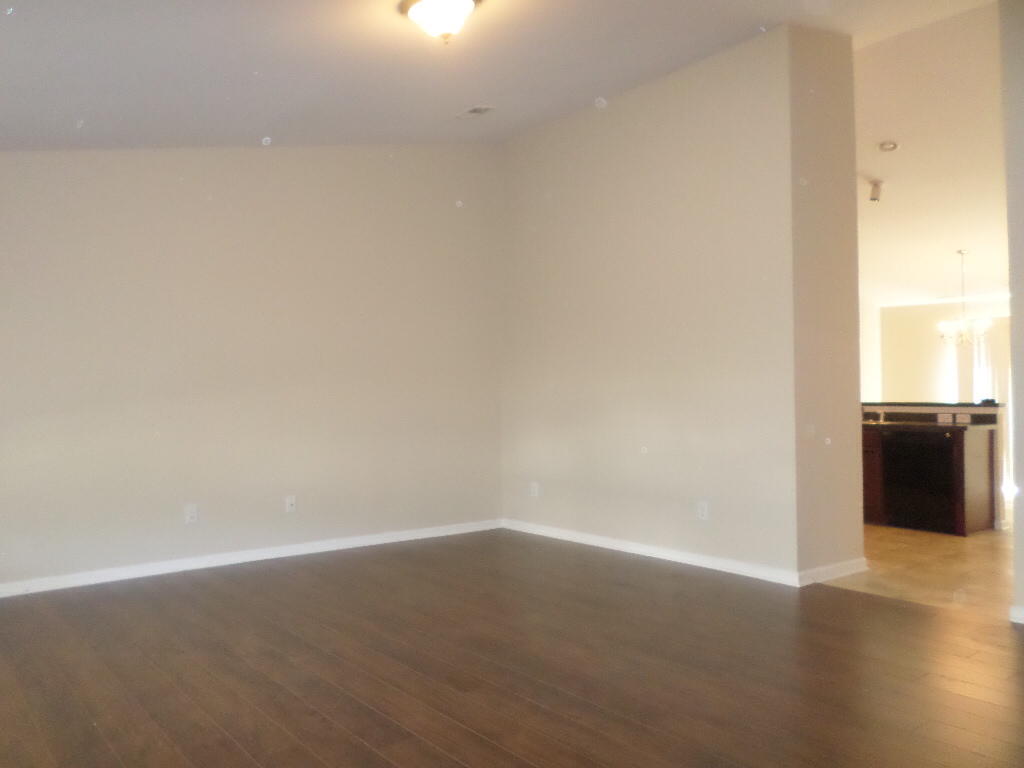 264 Island Green Road Goose Creek, SC 29445 - Photo 2 of 18 264 Island Green living room
