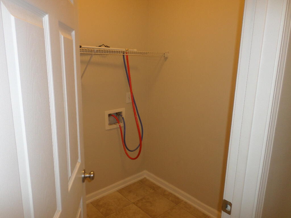 264 Island Green Road Goose Creek, SC 29445 - Photo 15 of 18 264 Island Green laundry room