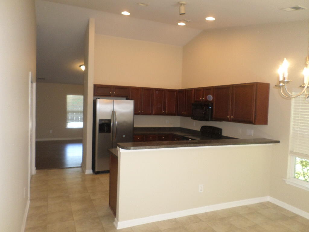 264 Island Green Road Goose Creek, SC 29445 - Photo 5 of 18 264 Island Green kitchen pic 2